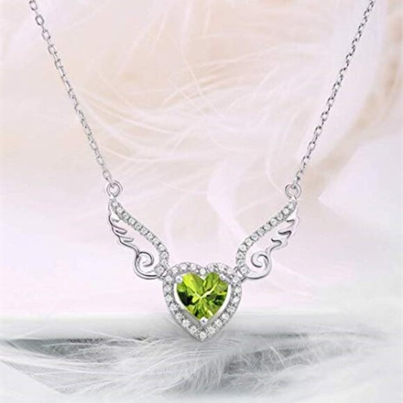 🎀 Hollow Green Heart Pendant Necklace for Women, EVGG1051 - Picture 1 of 6